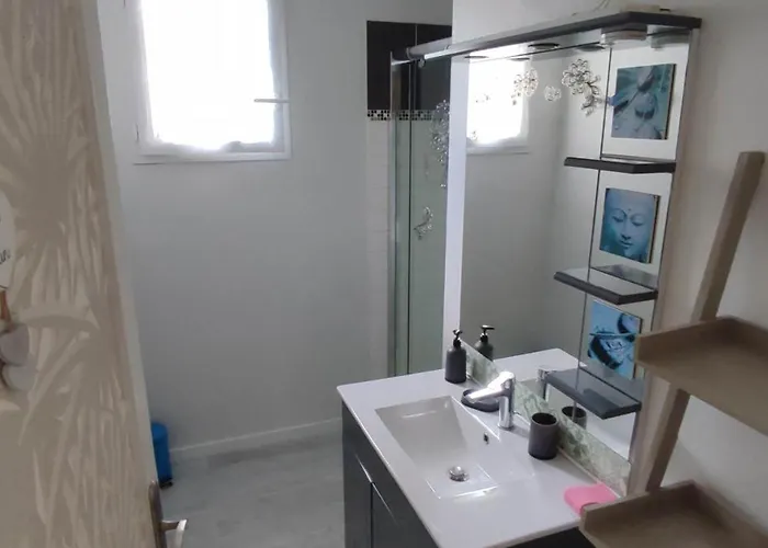 La Des Oiseaux Proche