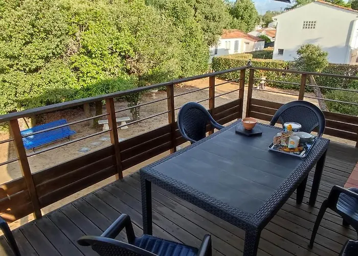 La Des Oiseaux Proche